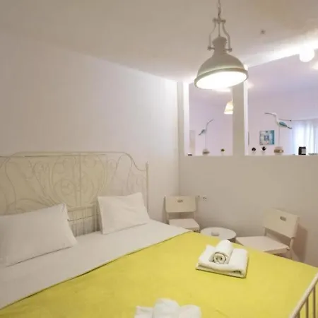 Dreamscape Cozy 3-bedroom Mykonos Hideaway דירה אנו מרה